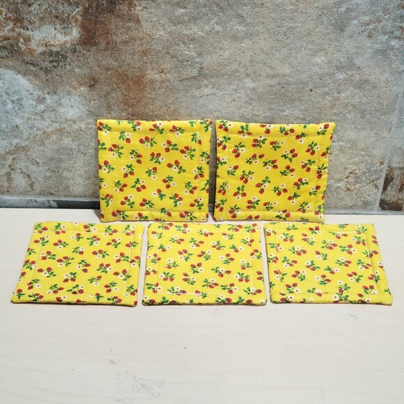 Fabric Coasters Mug Rug Set of 5 Cotton Yellow Strawberries Floral - Picture 2 of 6